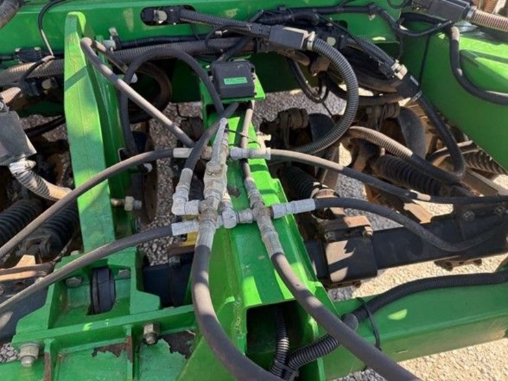 2010-john-deere-1990-image-33