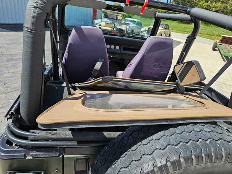 1995-jeep-wrangler-image-14