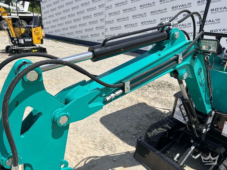 mini-excavator-image-18