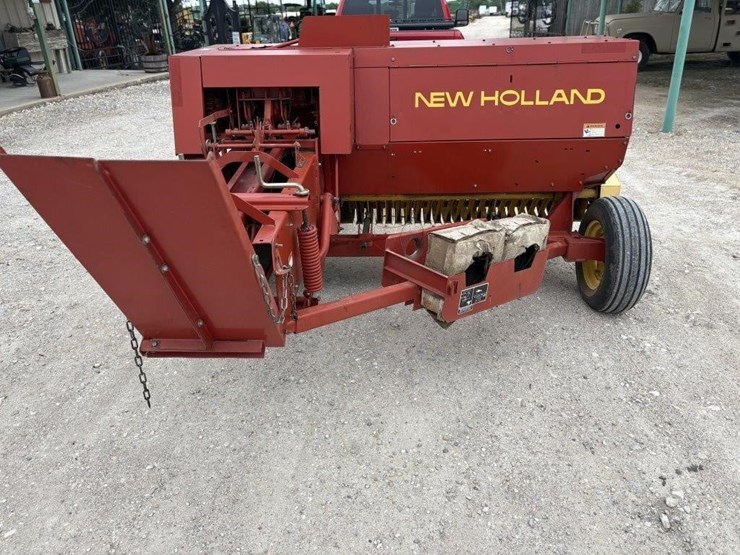 new-holland-570-image-5
