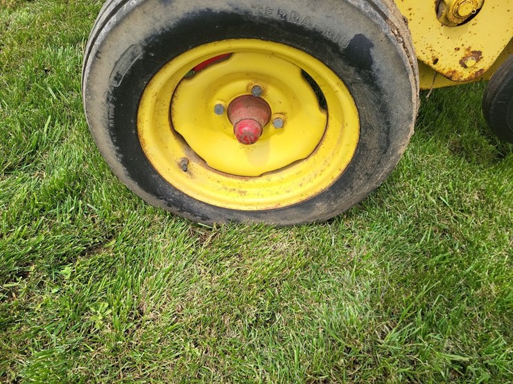 new-holland-273-image-38