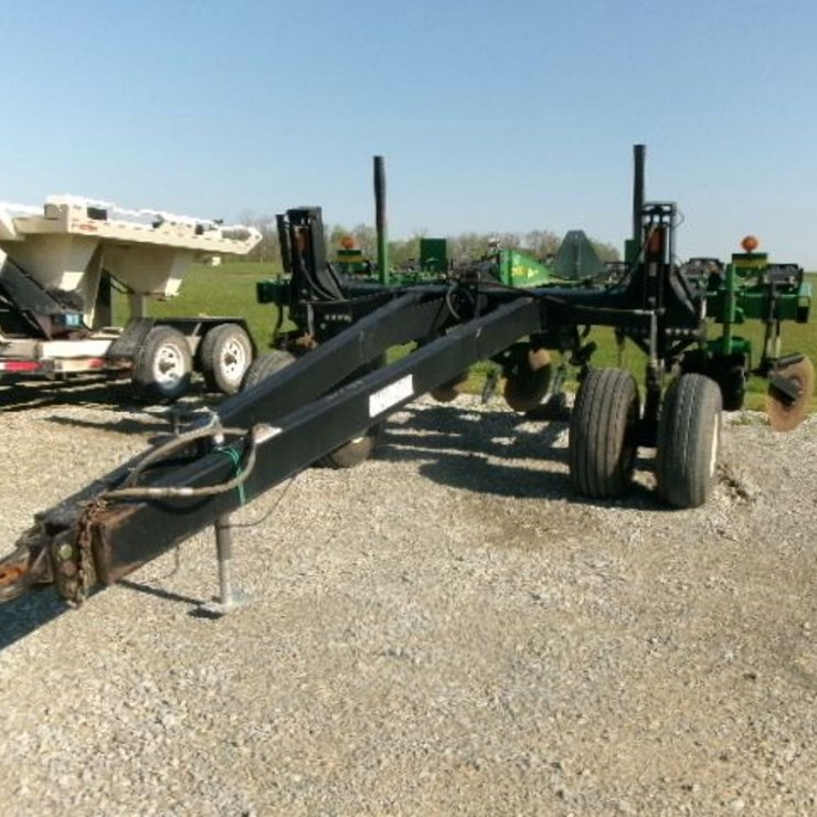 2003 JOHN DEERE 2100