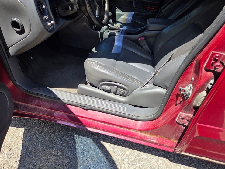 2003-pontiac-bonneville-sle-car-image-25