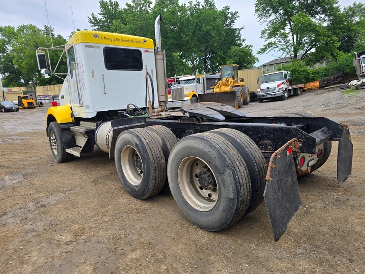 1999-kenworth-t800-image-13