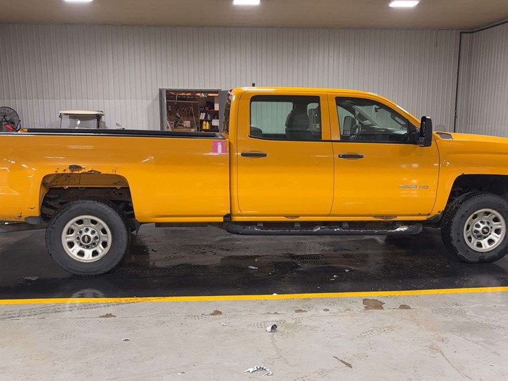 2016-chevrolet-silverado-3500hd-image-10