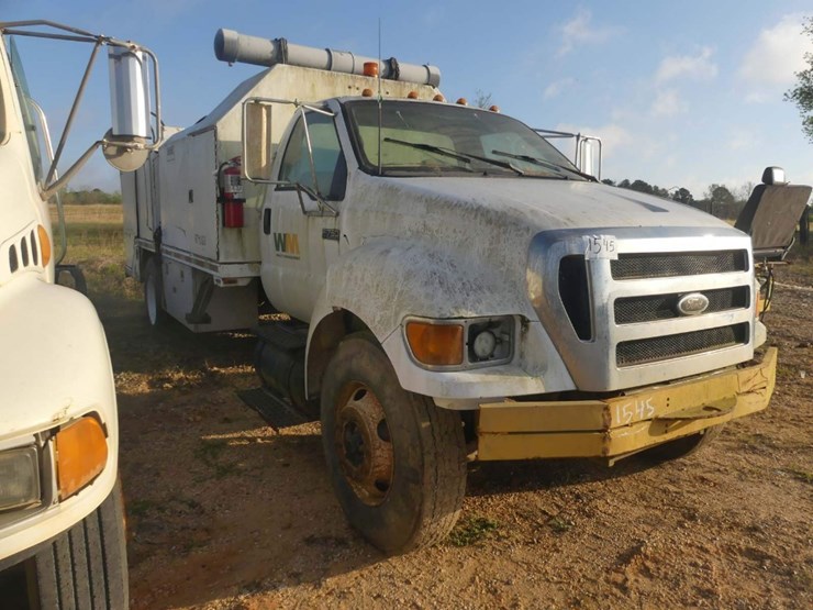 2005-ford-f750-image-2