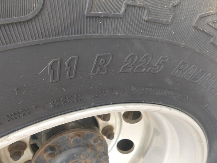 2013-caterpillar-ct660l-image-6