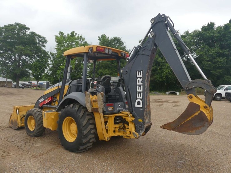 2019-deere-310l-image-4