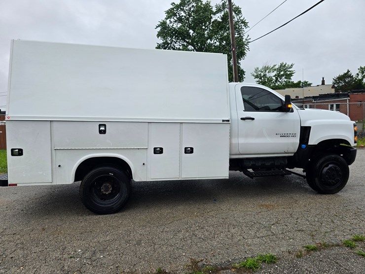 2021-chevrolet-silverado-6500hd-image-19