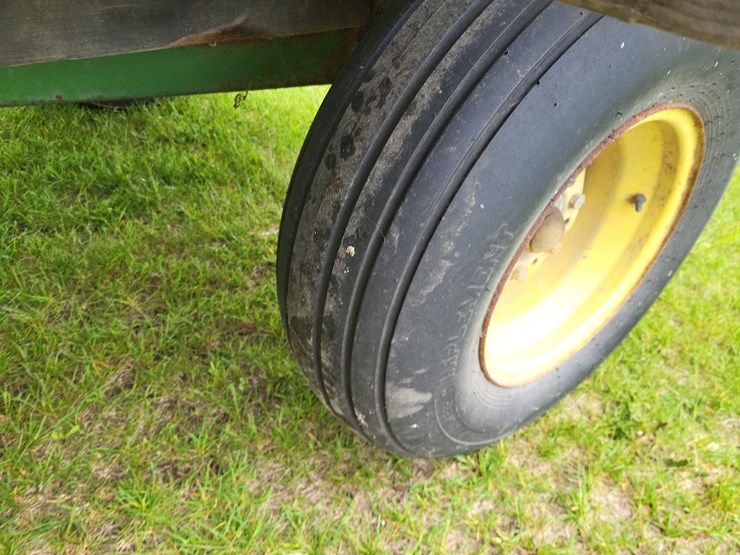 hay-wagon-w/john-deere-running-gear-image-33