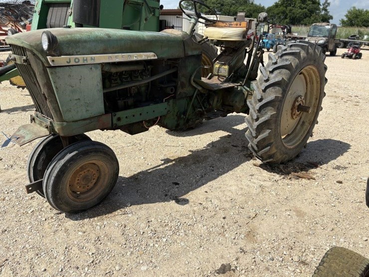 1962-john-deere-2010-image-3