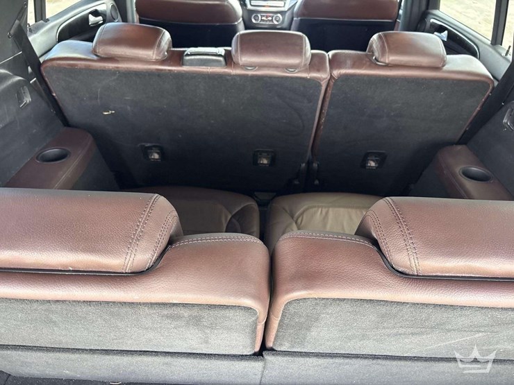 2014-mercedes-benz-gl450-image-22