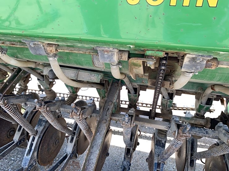 john-deere-8300-image-44