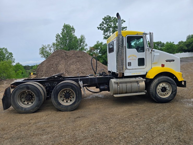 1999-kenworth-t800-image-23
