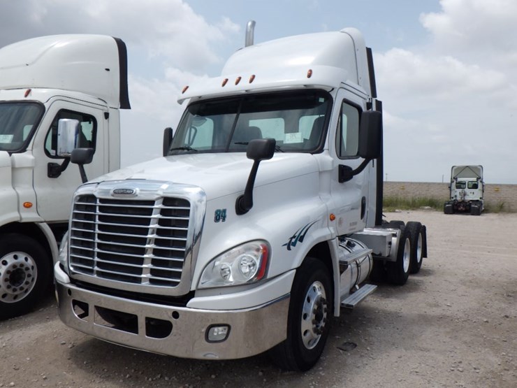 2018-freightliner-cascadia-125-image-1