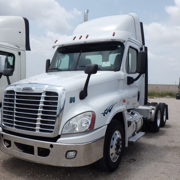 2018 FREIGHTLINER CASCADIA 125