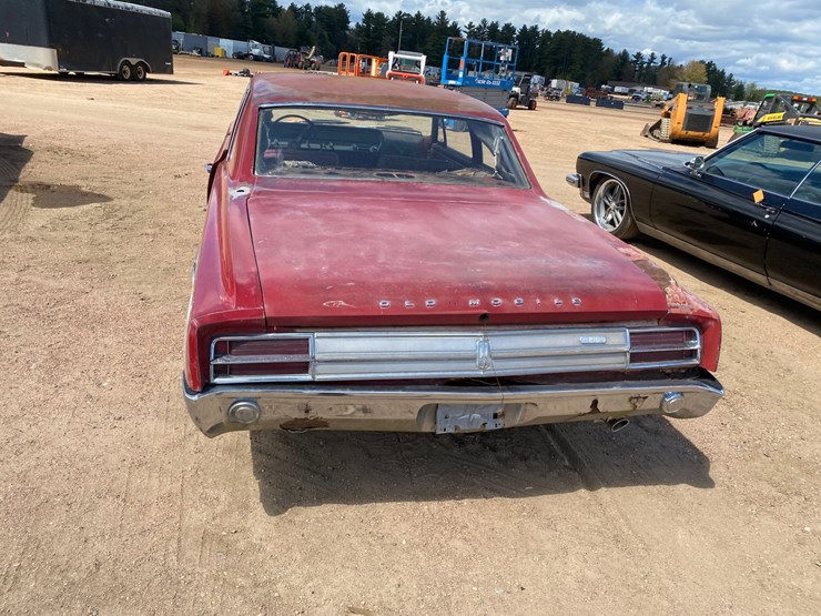 #121-•-1965-oldsmobile-442-(no-title)-(nitke-yard-mosinee,-wi)-image-7