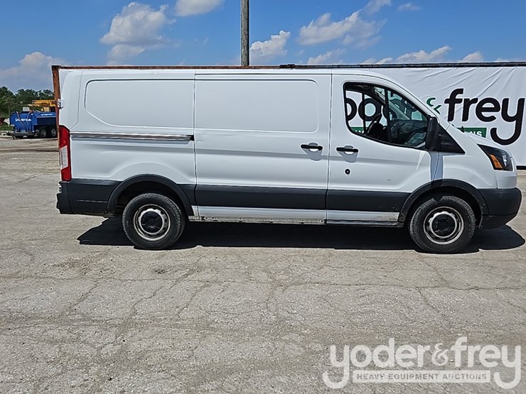 2015-ford-transit-image-4