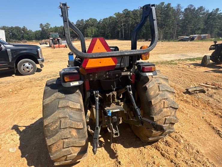 new-holland-boomer-50-image-5