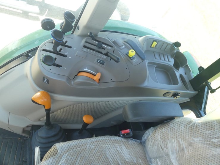 2024-john-deere-5100e-image-13