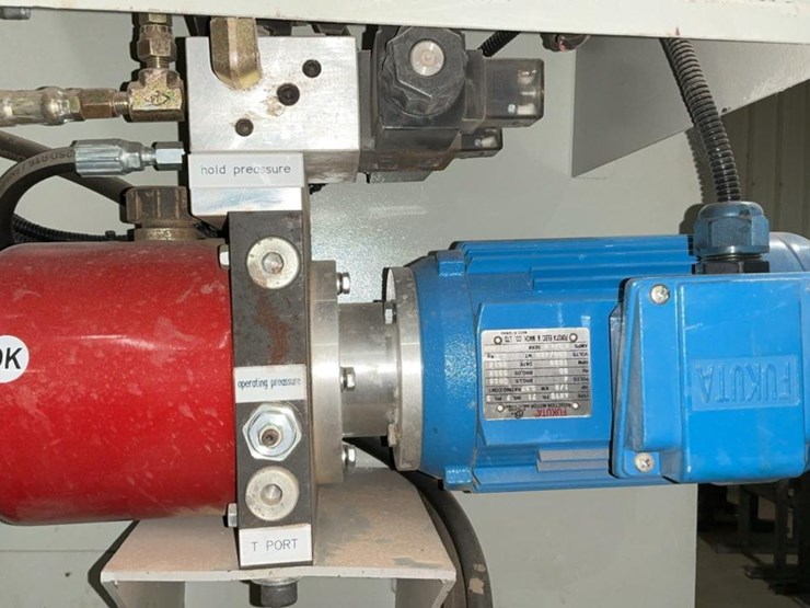 #185-•-2015-kentwood-hbr-300-horizontal-resaw-image-31