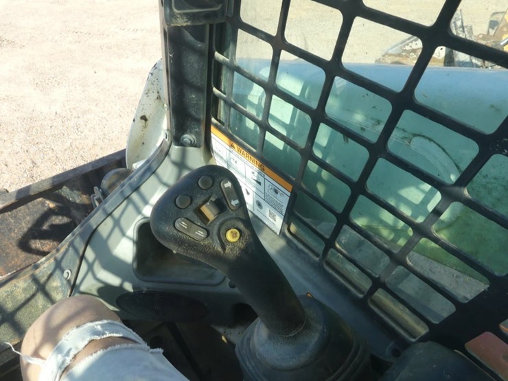 2019-bobcat-t740-image-12