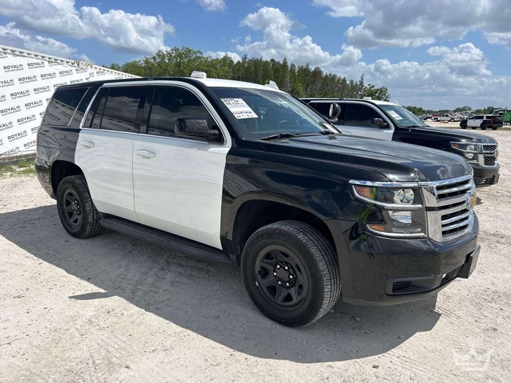 2019-chevrolet-tahoe-image-2
