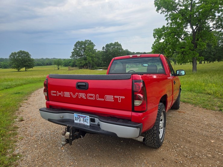 #24356-•-2006-chevrolet-silverado-pickup-truck-image-12