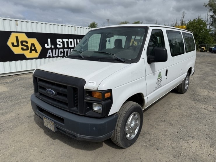 2010-ford-e350-image-1