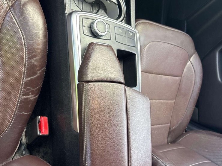 2014-mercedes-benz-gl450-image-15