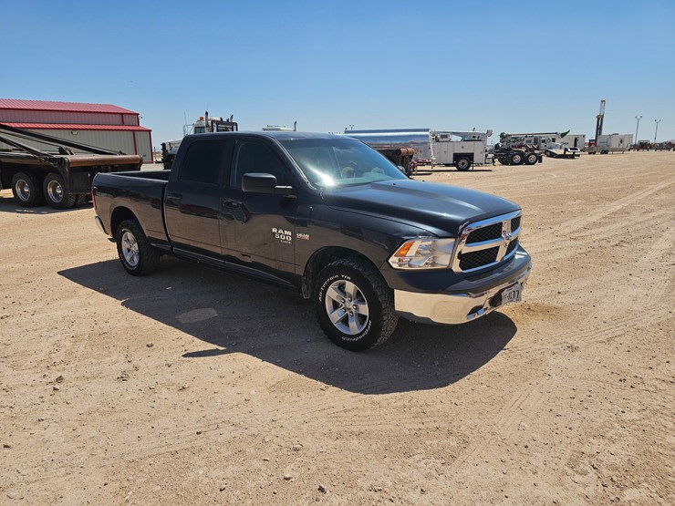 2019-ram-1500-classic-image-4