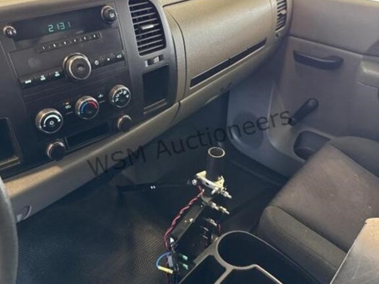 2013-chevrolet-silverado-3500hd-image-24