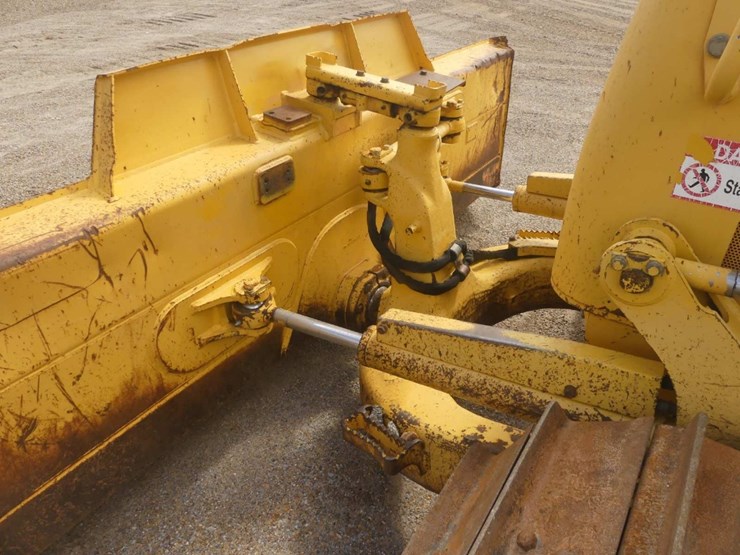 2017-komatsu-d39px-24-image-7