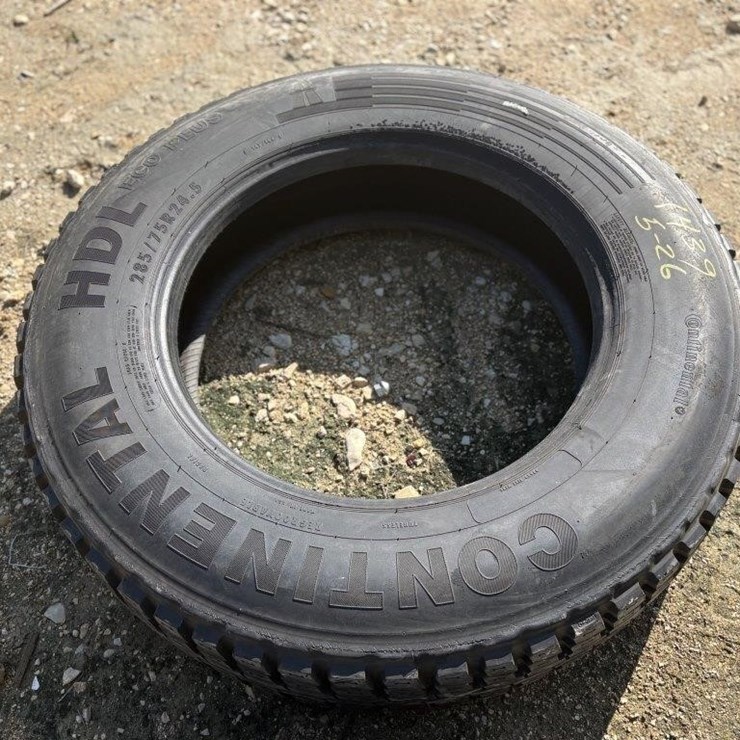 L3 - (1) Continental 285/75/24.5 Unused