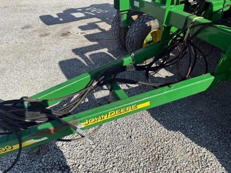 2010-john-deere-1990-image-27