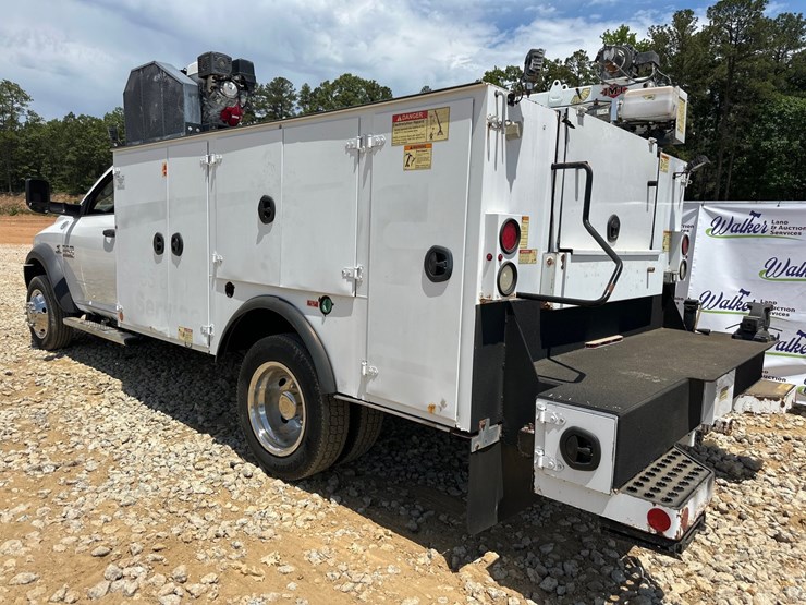 #20652-•-2017-ram-5500-service-truck-image-8