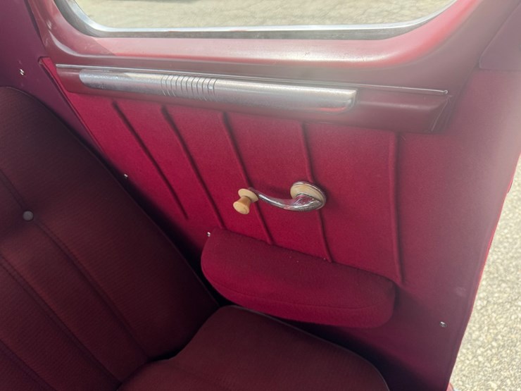 #106-•-1947-dodge-2-door-coupe-(has-wi-title)-(neenah,-wi)-image-88