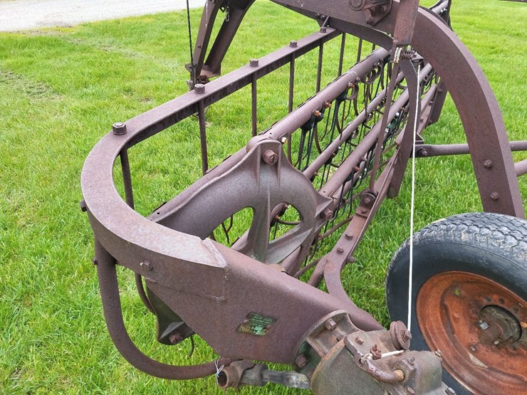 new-idea-bar-hay-rake-image-11