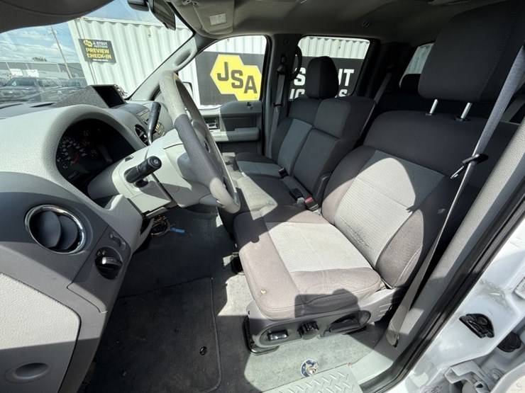 2004-ford-f150-image-25