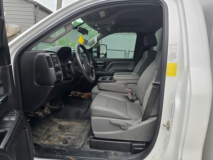 2021-chevrolet-silverado-6500hd-image-53