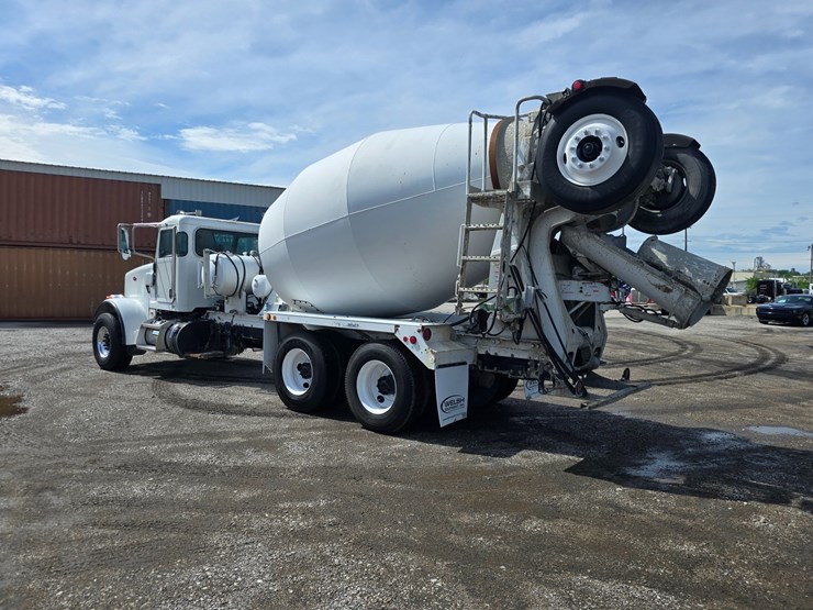 2014-peterbilt-365-image-16