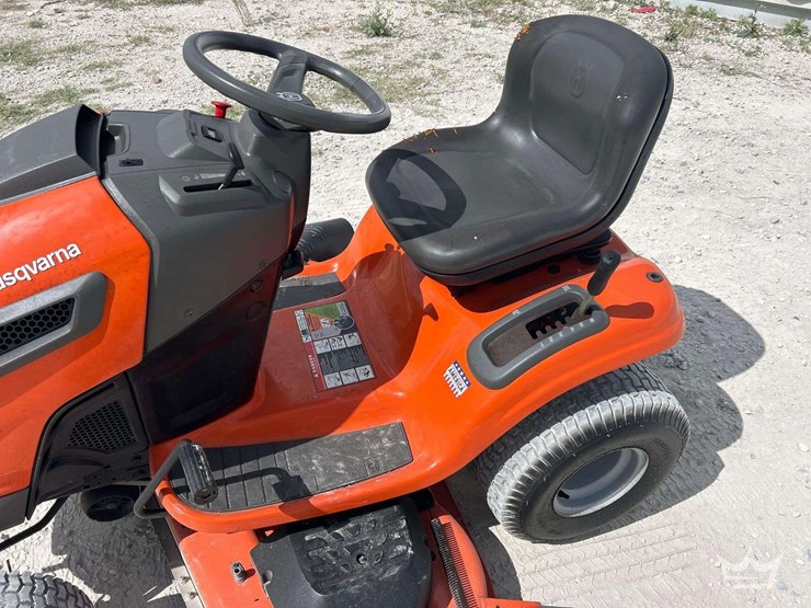 2005-husqvarna-yth24v53-54in-riding-lawn-mower-image-11