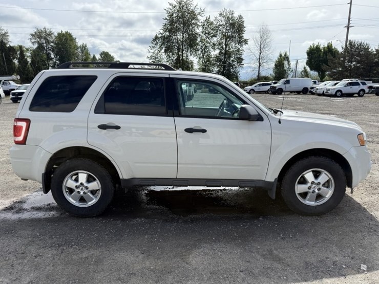 2012-ford-escape-image-3