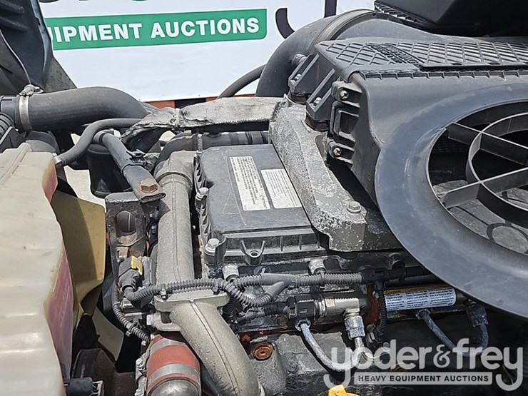 2019-freightliner-cascadia-125-image-35