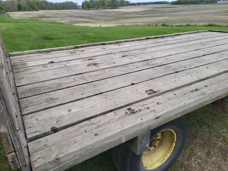hay-wagon-w/john-deere-running-gear-image-28