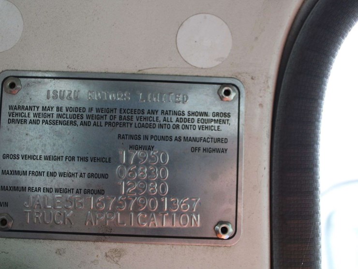 2005-isuzu-nqr-image-18