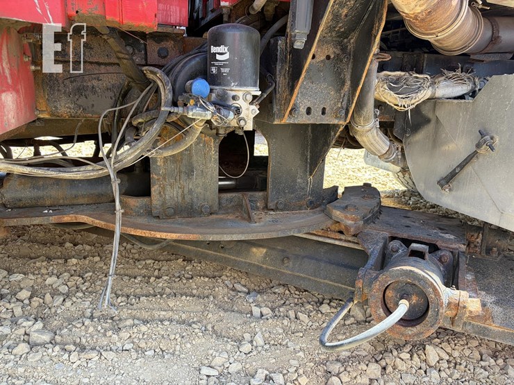 2008-peterbilt-367-image-13