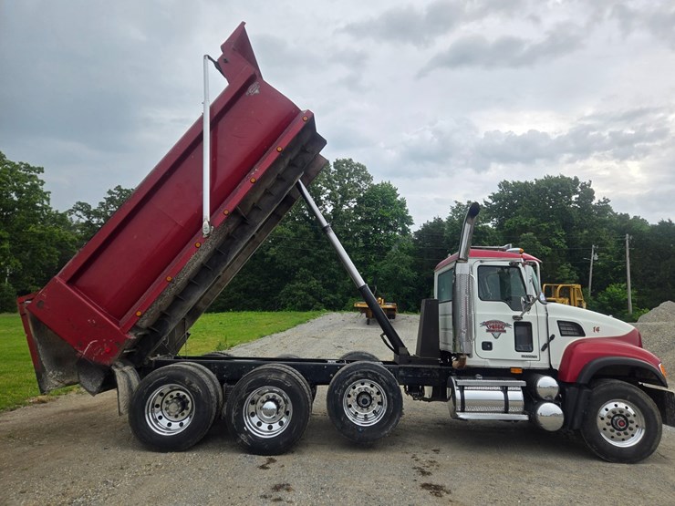 #24355-•-2004-mack-cv713-granite-dump-truck-image-35
