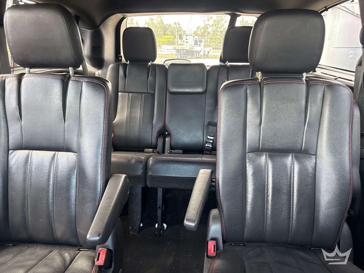 2017-dodge-grand-caravan-image-18