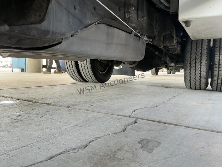 2013-chevrolet-silverado-3500hd-image-27